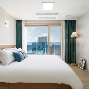 Apartment Urbanstay Airport 