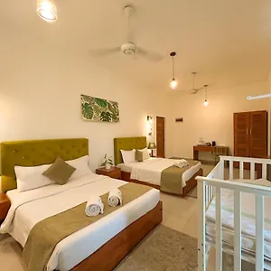 Hotel J Leaf By Blue Bird ***